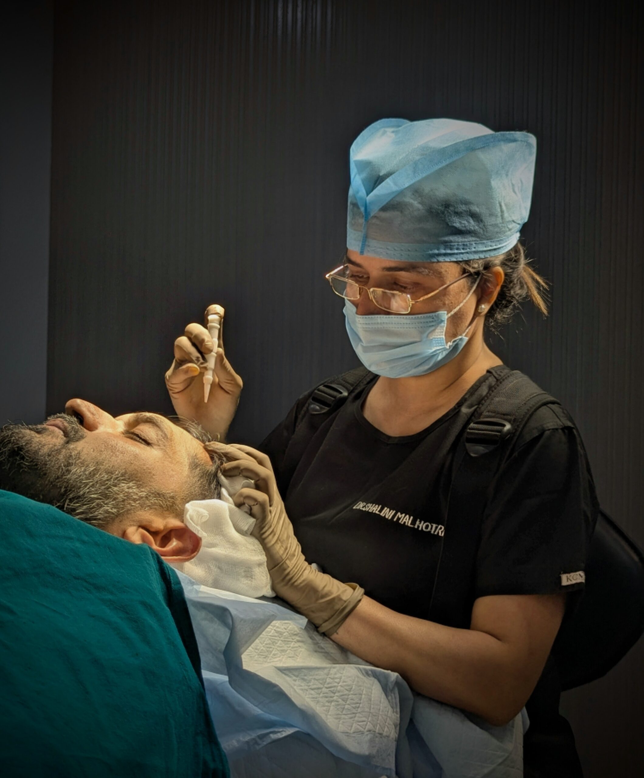 Advanced FUE hair transplant in Delhi using the unshaven technique