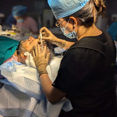 advanced FUE hair transplant procedure being performed